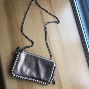 Metallic clutch